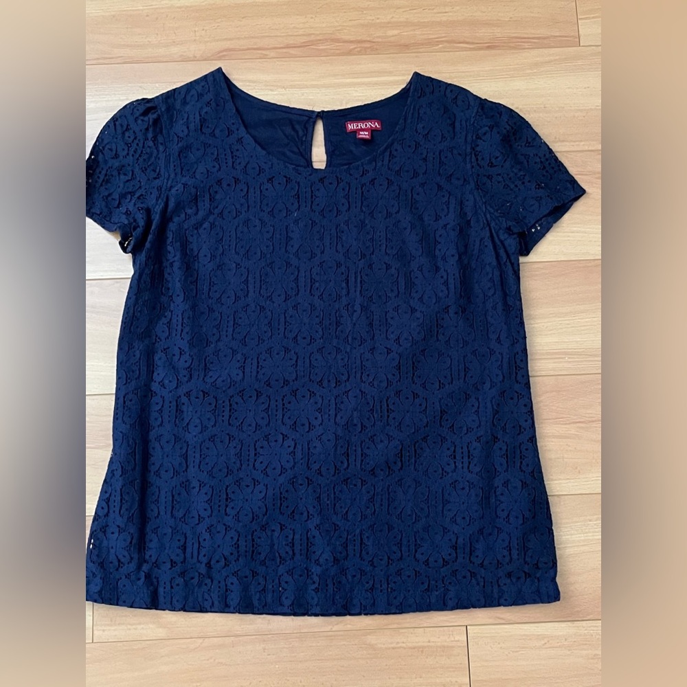 Merona Navy Blue Lace Blouse with Cap Sleeves, Size Medium, Small Keyhole Back